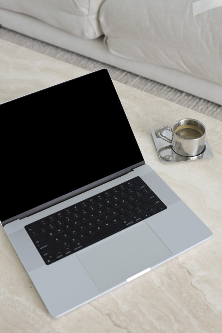 wordpress vs wix vs squarespace featured image